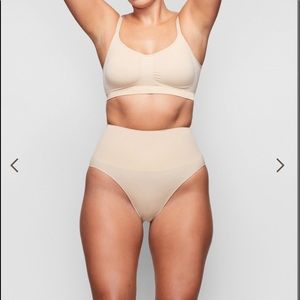 Mid Rise, Full Back,Double Waistband,Silicone Waist Grip Band To Prevent Rolling